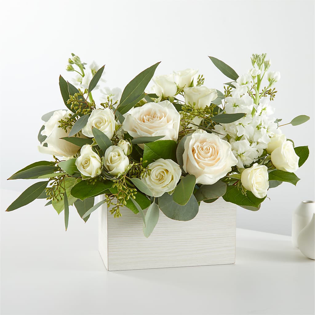 Fresh Linen Box Bouquet – GEHRKE FLORAL & GREENHOUSES, Mondovi WI