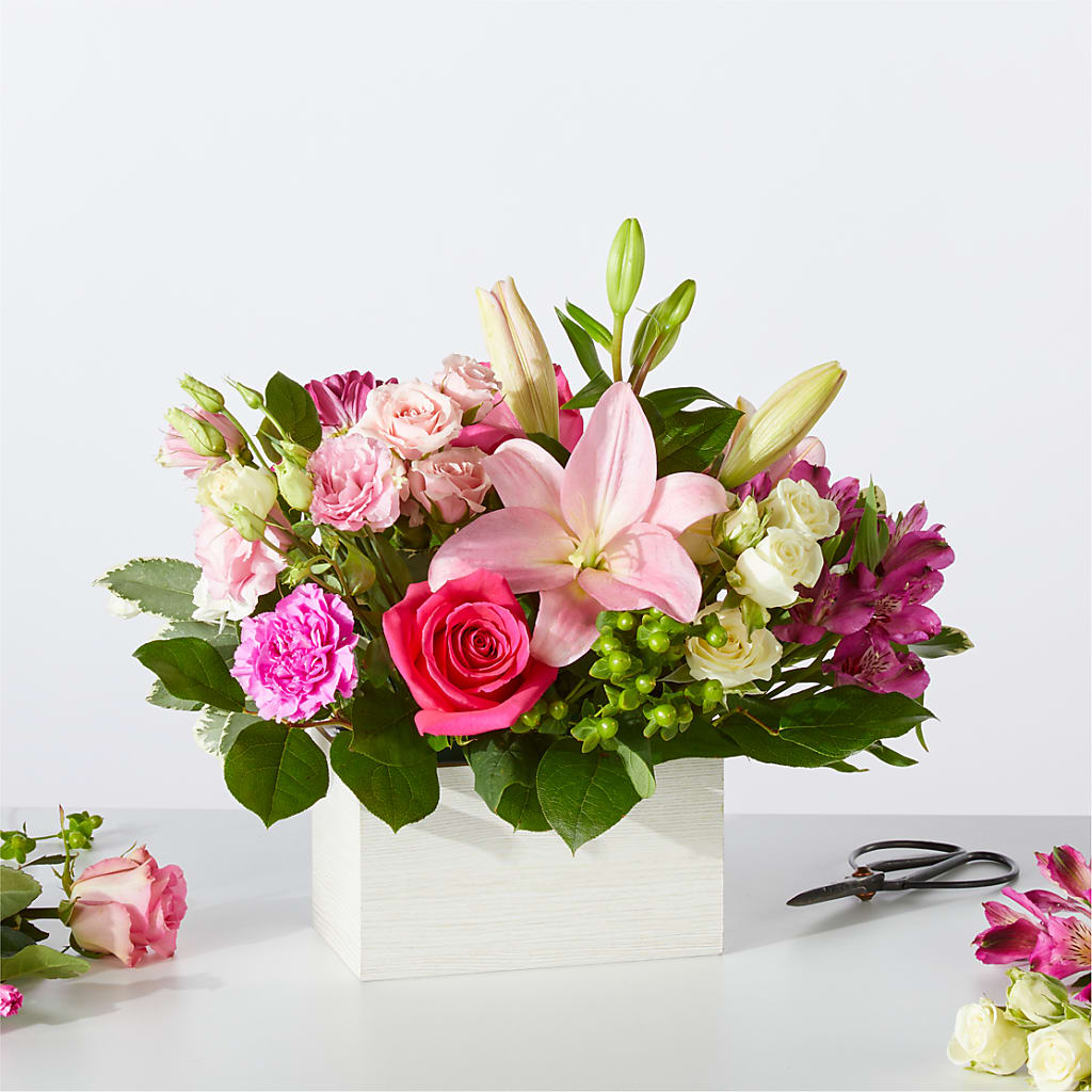 Sweetberry Box – A Florist Original – GEHRKE FLORAL & GREENHOUSES, Mondovi WI