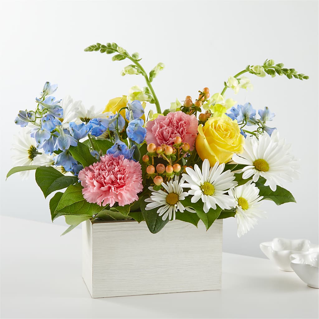 Sun Salutation Box Bouquet – GEHRKE FLORAL & GREENHOUSES, Mondovi WI