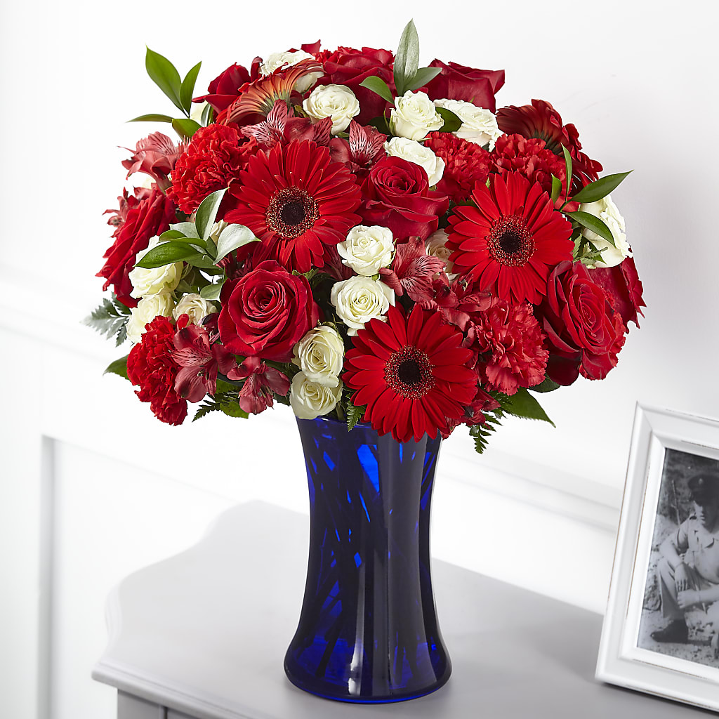 Hearts Embrace Bouquet – GEHRKE FLORAL & GREENHOUSES, Mondovi WI