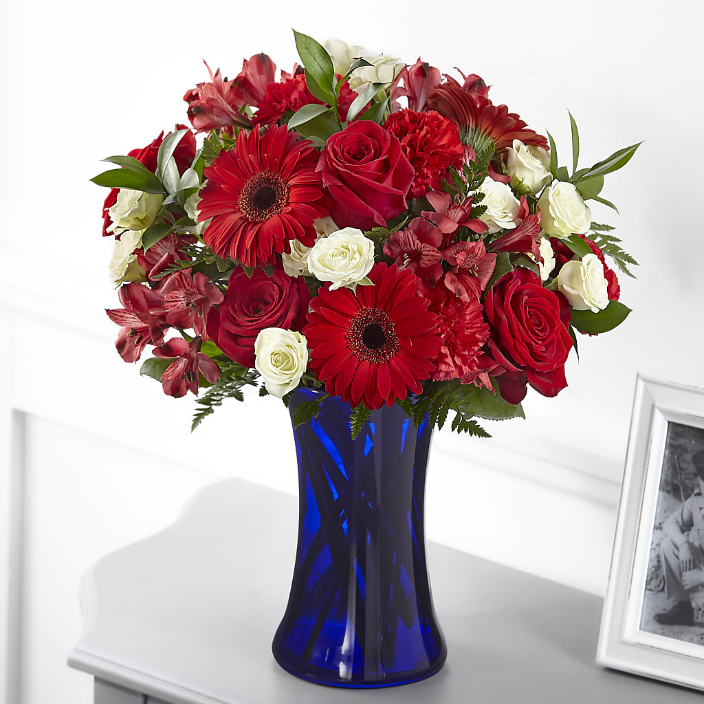 Hearts Embrace Bouquet – GEHRKE FLORAL & GREENHOUSES, Mondovi WI