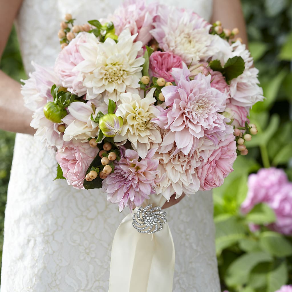 Heart's Promise Bouquet – GEHRKE FLORAL & GREENHOUSES, Mondovi WI
