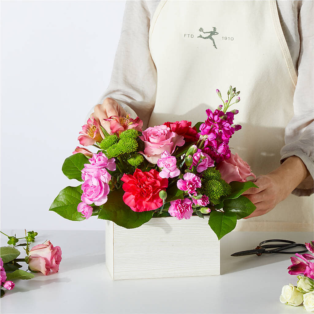 Sweetberry Box – A Florist Original – GEHRKE FLORAL & GREENHOUSES, Mondovi WI