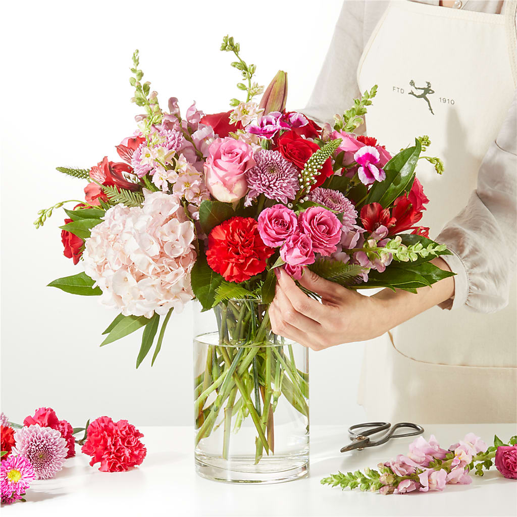 Swooning Over You - A Luxury Florist Original – GEHRKE FLORAL & GREENHOUSES, Mondovi WI