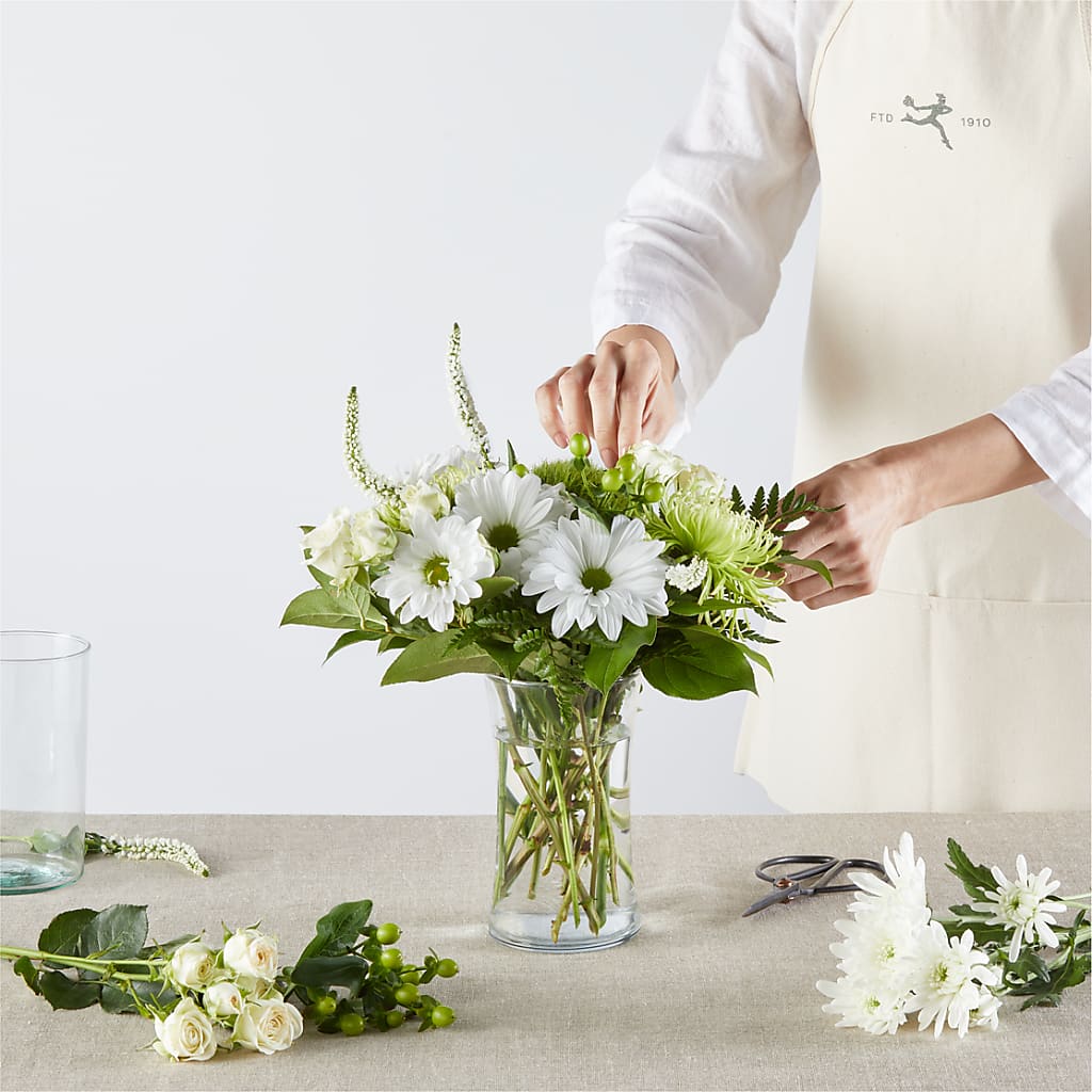 Irish Garden - A Florist Original – GEHRKE FLORAL & GREENHOUSES, Mondovi WI