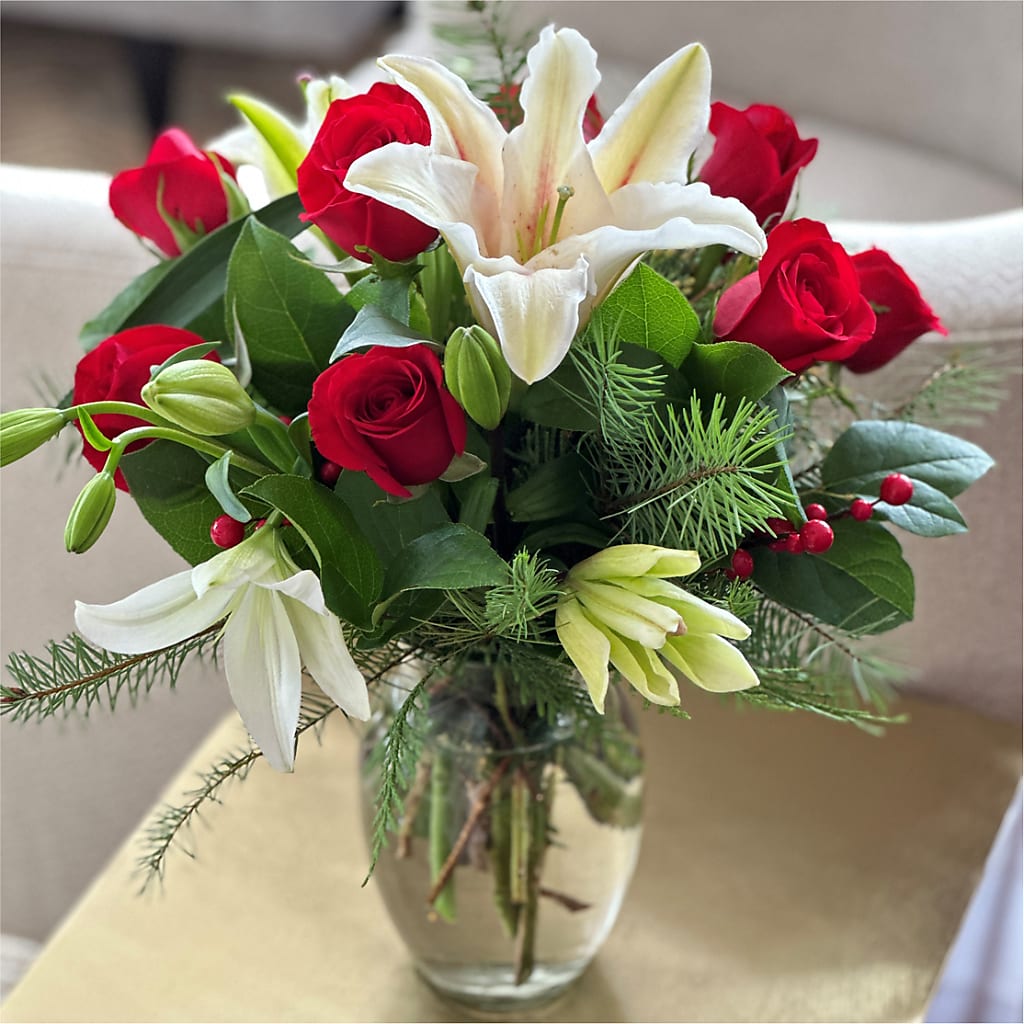 Sparkling Snowflakes Bouquet – GEHRKE FLORAL & GREENHOUSES, Mondovi WI