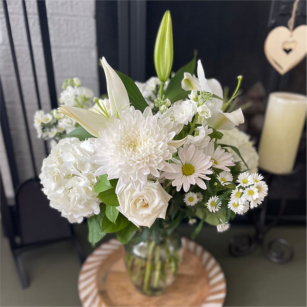 Classic Ivory – A Florist Original – GEHRKE FLORAL & GREENHOUSES, Mondovi WI