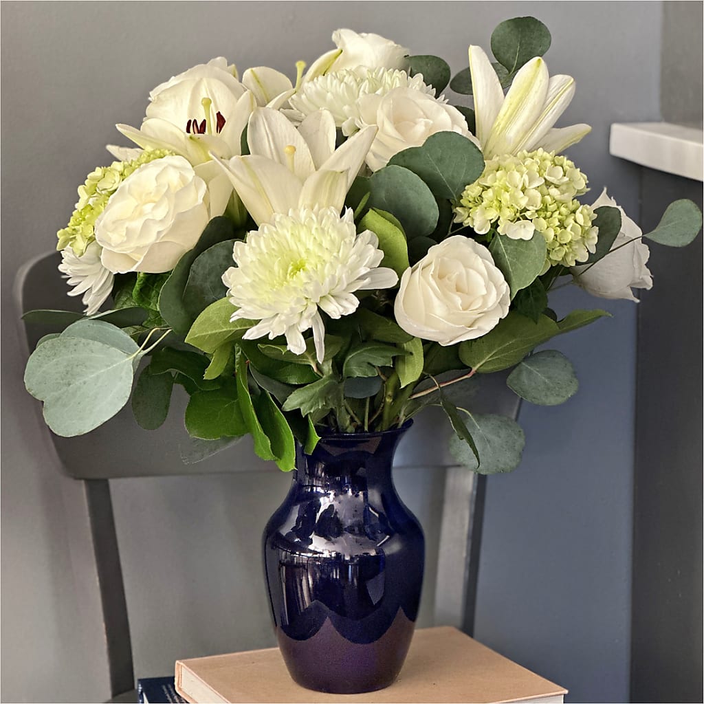Snowy Dreams Bouquet – GEHRKE FLORAL & GREENHOUSES, Mondovi WI