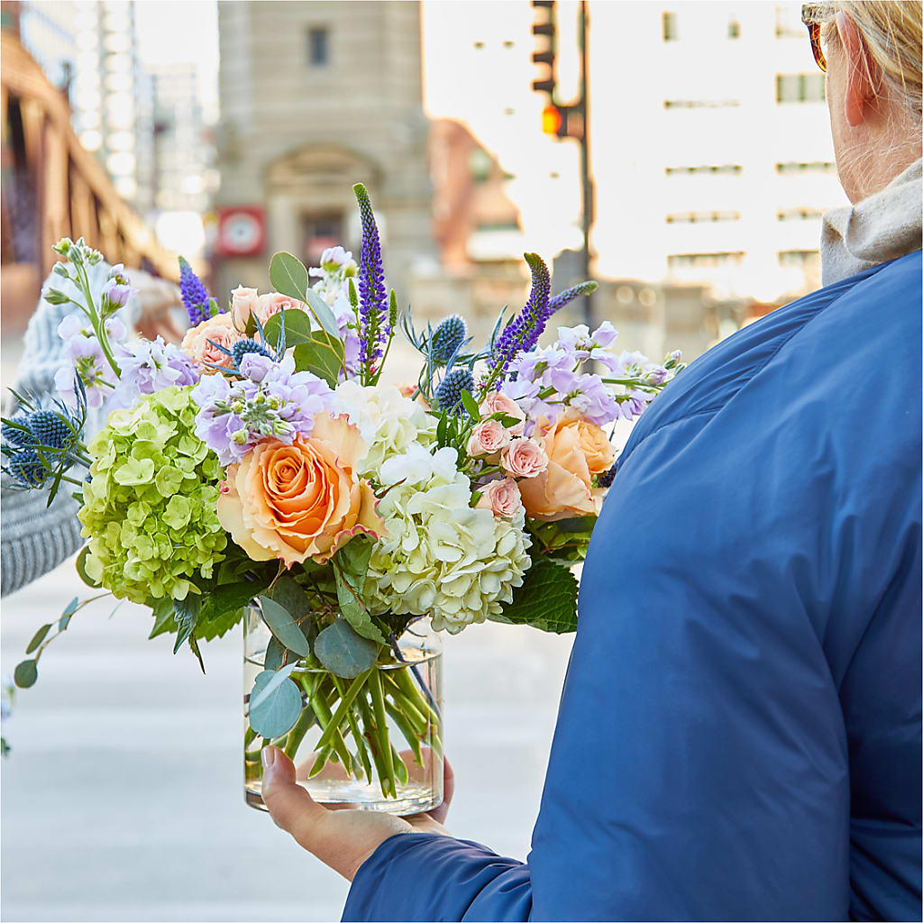 Porch Swing Bouquet – GEHRKE FLORAL & GREENHOUSES, Mondovi WI