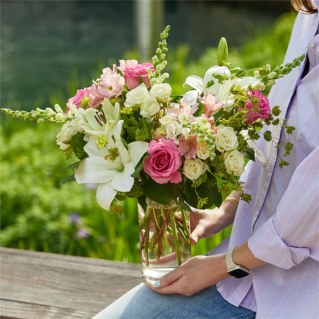 Fondly Bouquet – GEHRKE FLORAL & GREENHOUSES, Mondovi WI