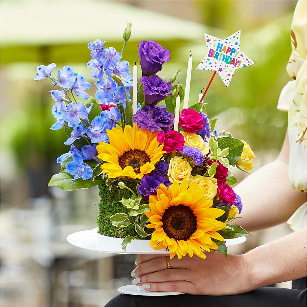 Star of the Day Floral Cake – GEHRKE FLORAL & GREENHOUSES, Mondovi WI